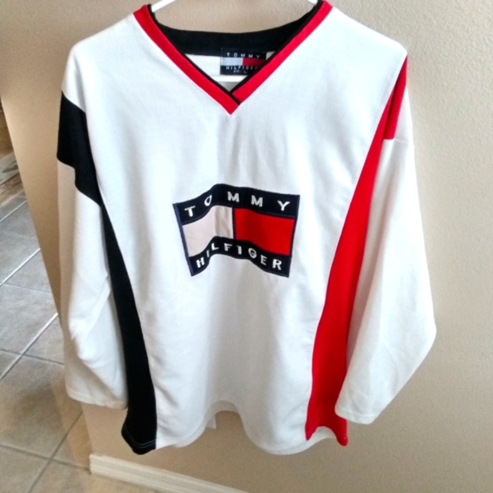 Vintage Tommy Hilfiger Jersey large embroidered patch front red white blue.